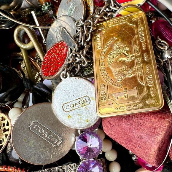 🎁 2 LB unsearched untested junk jewelry lot~ junk wearable craft repair - Picture 1 of 10